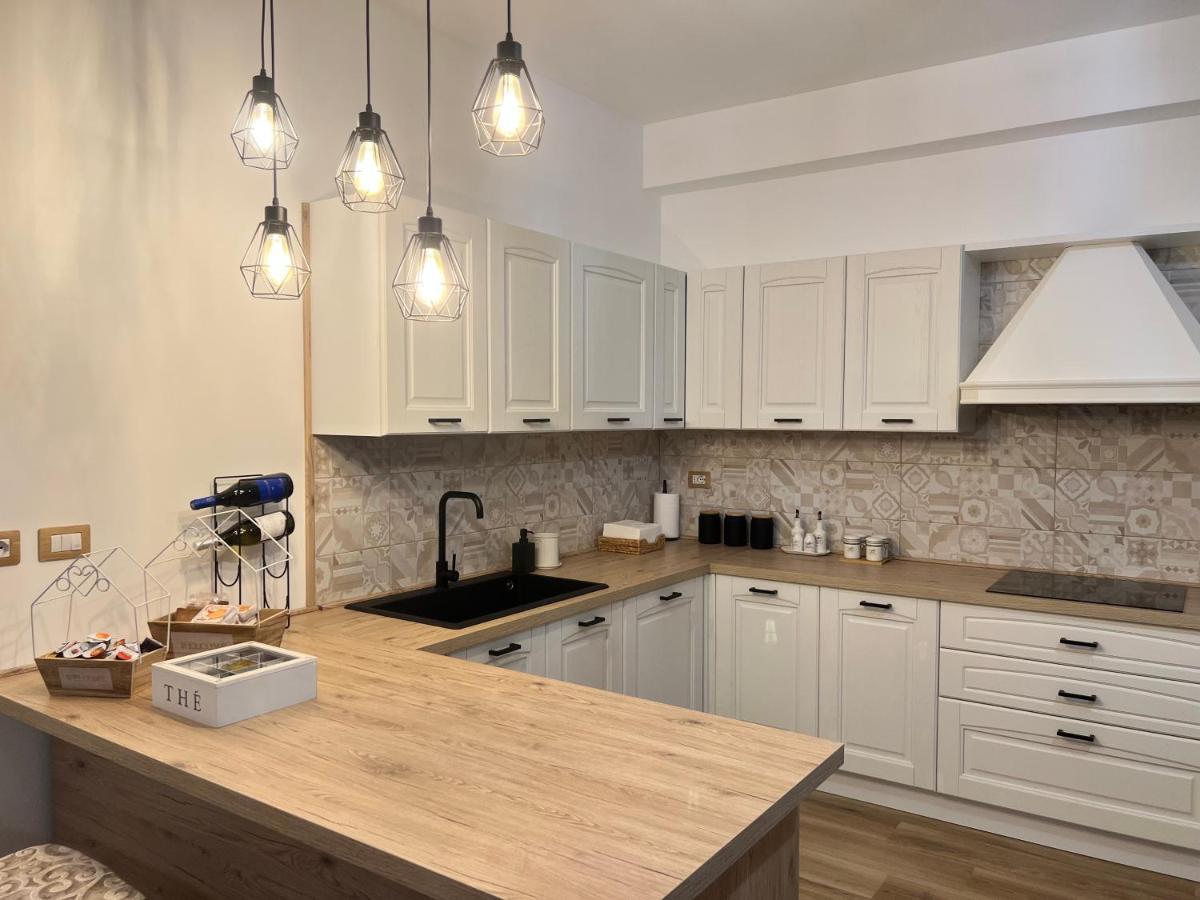 Al Vicolo Stretto Apartment Brancaleone Marina Bagian luar foto